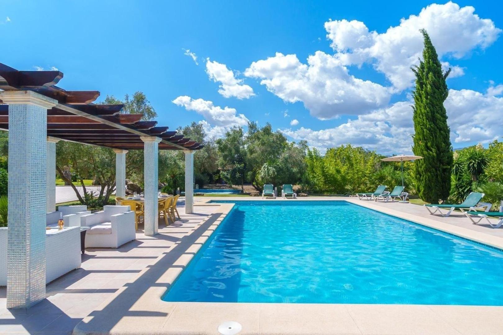 Schoenes Mit Pool Fuer 10 Personen In Strandnaehe Alcudia (Mallorca)